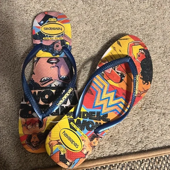 Wonder Woman havaianas flip flops NWT - Picture 5 of 5